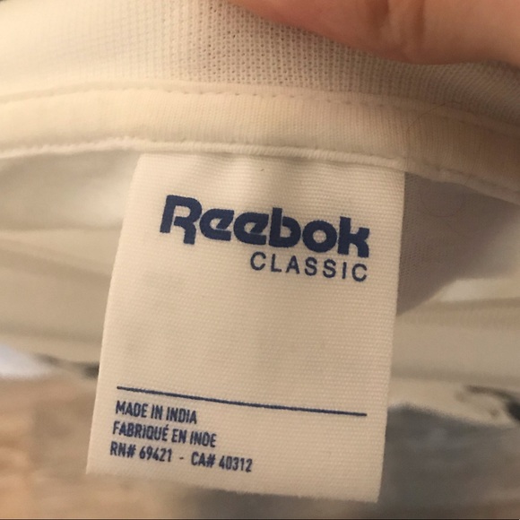 Reebok T-Shirt - Picture 3 of 4